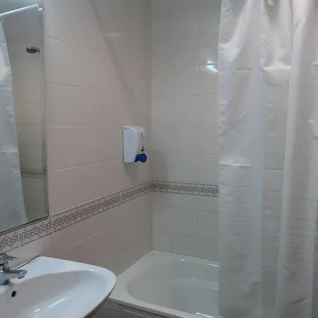 Corisco Hotel 2*